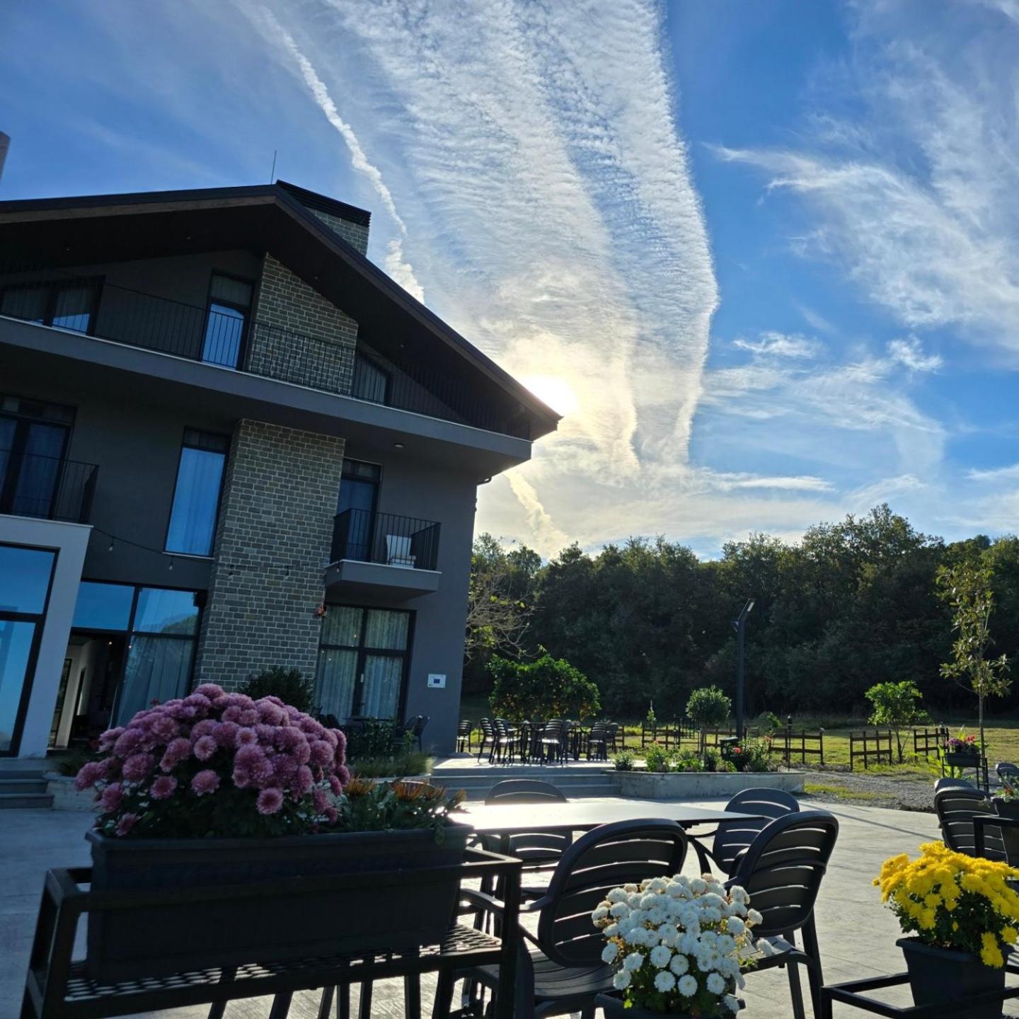 Toska Farm Hotel *